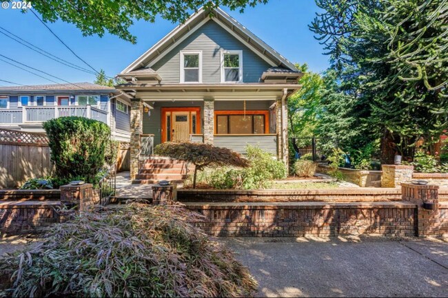 3950 NE Garfield Ave.