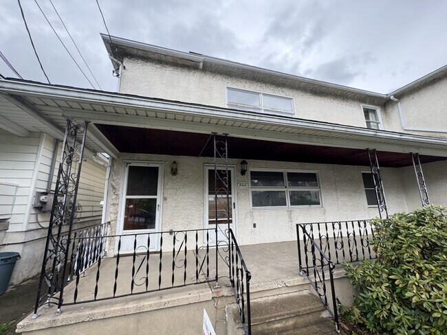 802 Crown Ave in Scranton, PA - Building Photo - Building Photo