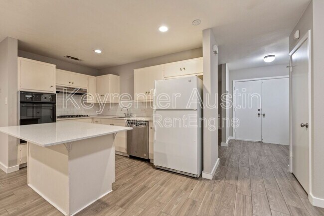 7004 Bryn Mawr Cove in Austin, TX - Building Photo - Building Photo