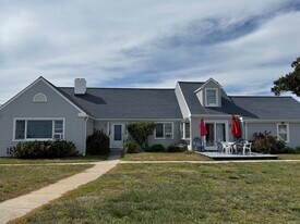 1 Fenwood Dr in Old Saybrook, CT - Building Photo