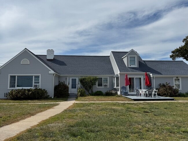 property at 1 Fenwood Dr
