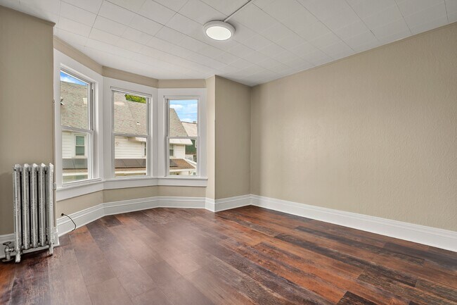 334 1st St, Unit 2nd Floor