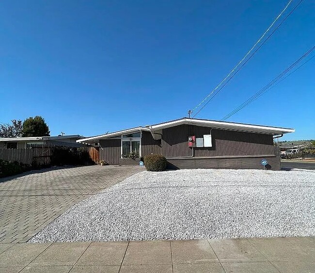 property at 27596 La Porte Ave