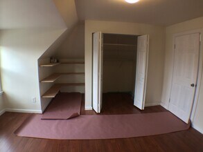 5647 Hampton St, Unit 3 in Pittsburgh, PA - Building Photo - Building Photo