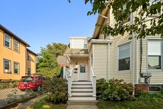 111 Bartlett St, Unit #1 in Boston, MA - Building Photo - Building Photo