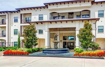 15455 Canterbury Forest Dr in Tomball, TX - Building Photo - Building Photo