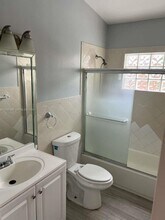 17541 NE 4th Ave in North Miami Beach, FL - Building Photo - Building Photo