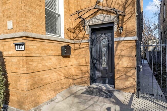 1837 N Mason Ave in Chicago, IL - Building Photo - Building Photo