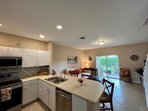 5761 NW 115th Ct in Doral, FL - Building Photo - Building Photo