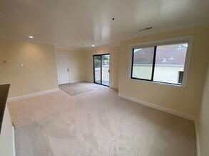 585 Laine St in Monterey, CA - Building Photo - Building Photo