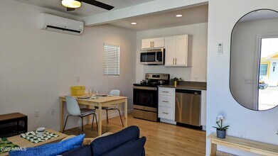 1620 E Apache Blvd in Tempe, AZ - Building Photo - Building Photo