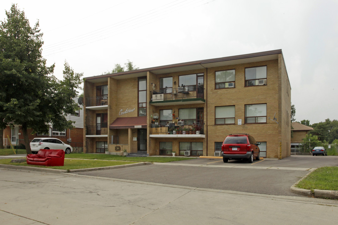 36 Crestview Ave in Brampton, ON - Building Photo