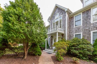 83 Laurel Valley Dr in Sag Harbor, NY - Building Photo - Building Photo