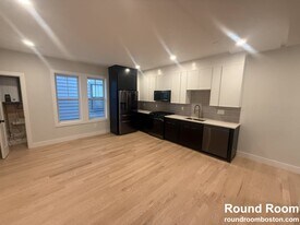 214 Havre St, Unit 2 in Boston, MA - Building Photo