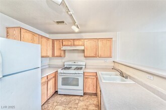 2633 Sierra Seco Ave in Las Vegas, NV - Building Photo - Building Photo