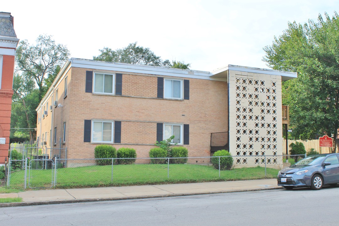 7403 Michigan Ave in St. Louis, MO - Foto de edificio