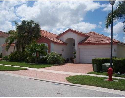 3694 Miramontes Cir in Wellington, FL - Building Photo