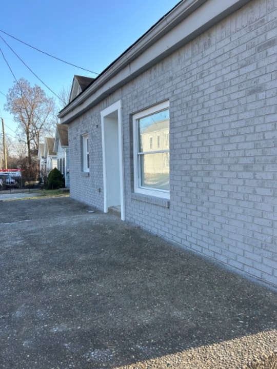 811 W 8th St in New Albany, IN - Foto de edificio