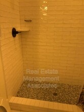 215 Main St in Barnesville, GA - Foto de edificio - Building Photo