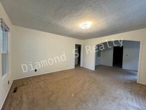 1452 E Central St in Springfield, MO - Building Photo - Building Photo