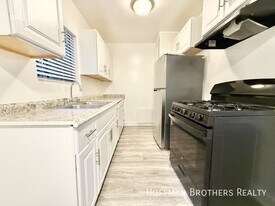 1220 S Manhattan Pl in Los Angeles, CA - Building Photo