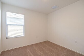 14212 Lyndora Ln in Pflugerville, TX - Building Photo - Building Photo