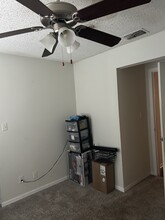 4127 Winners Cir, Unit Bedroom 1 in Sarasota, FL - Building Photo - Building Photo