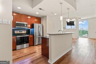 361 17th St NW in Atlanta, GA - Building Photo