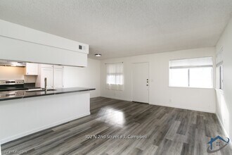 302 N 2nd St, Unit 3 in Campbell, CA - Foto de edificio - Building Photo