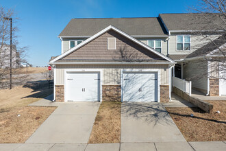 Riverwood Ranch Townhomes in Clayton, NC - Foto de edificio - Building Photo