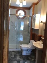 488 Hanover St, Unit 2 in Manchester, NH - Foto de edificio - Building Photo