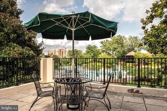 203 Yoakum Pkwy in Alexandria, VA - Building Photo - Building Photo