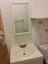 941 E 52nd Pl, Unit 943 in Los Angeles, CA - Foto de edificio - Building Photo