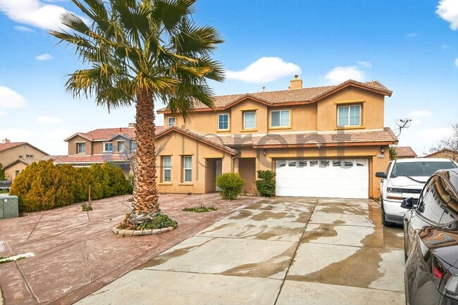 619 W Ave H 13 in Lancaster, CA - Foto de edificio - Building Photo