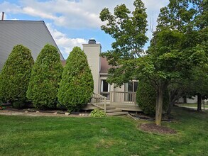 649 Glasgow Ct in Rochester Hills, MI - Building Photo - Building Photo