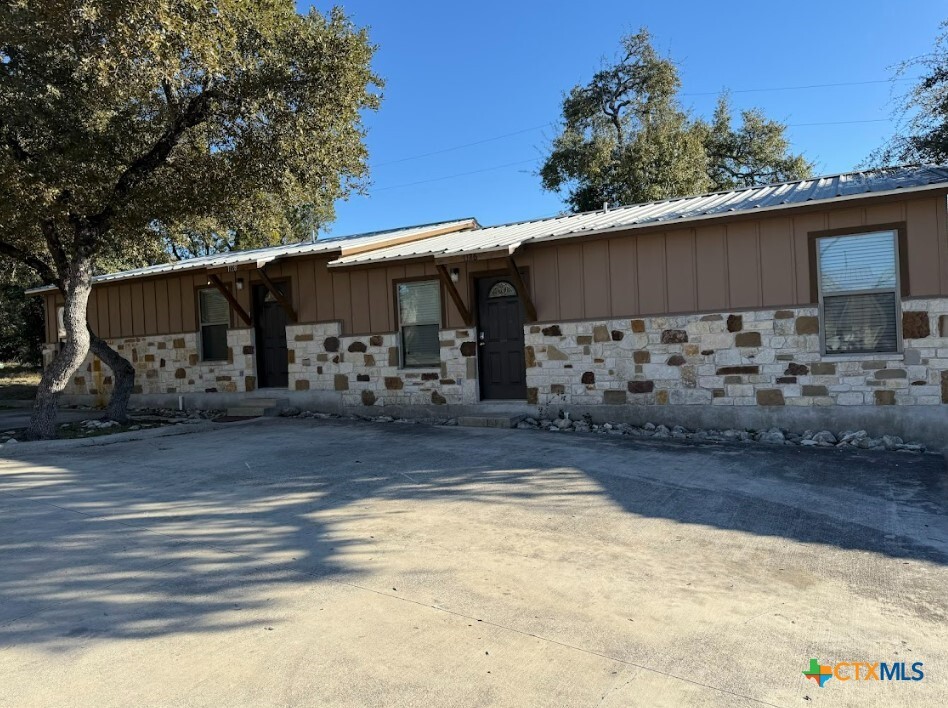 1132 Indian Hollow in Spring Branch, TX - Building Photo