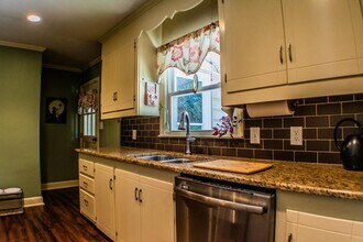1245 Irving St in Winston-Salem, NC - Building Photo - Building Photo