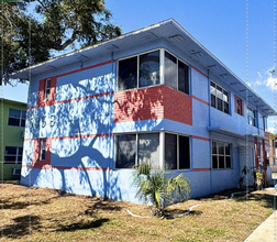 Lakeside Colony Apartments in St. Petersburg, FL - Building Photo - Building Photo