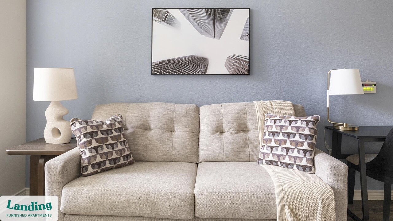 8989 West Rd in Houston, TX - Building Photo