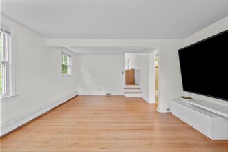 4 Buttonball Trail in Norwalk, CT - Building Photo - Building Photo