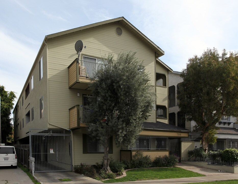 Gaviota Apartments in Long Beach, CA - Building Photo