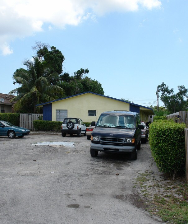 716 SW 16th Ave in Fort Lauderdale, FL - Building Photo