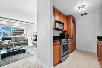 1435 Brickell Ave in Miami, FL - Foto de edificio - Building Photo