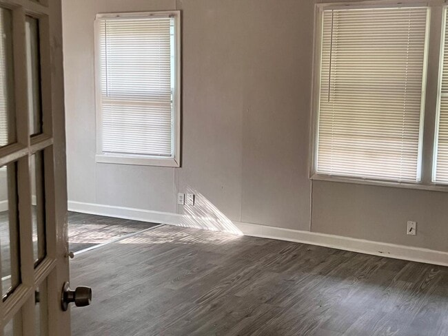 2 E Sunset Dr in Orange, TX - Building Photo - Building Photo