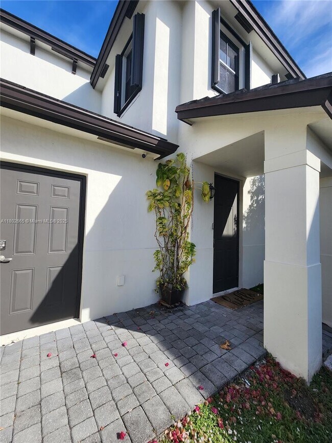 22433 SW 102nd Ave in Miami, FL - Building Photo - Building Photo