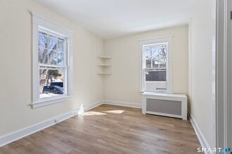 32 Bartlett Ave in Norwalk, CT - Building Photo - Building Photo