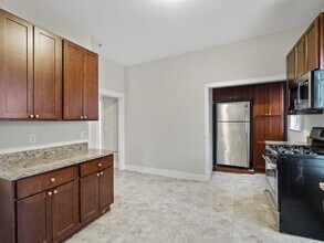 44 Cameron Ave, Unit 1 in Somerville, MA - Building Photo - Building Photo