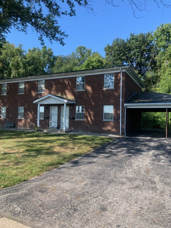 61 Holly Dr Rentals in Belleville, IL