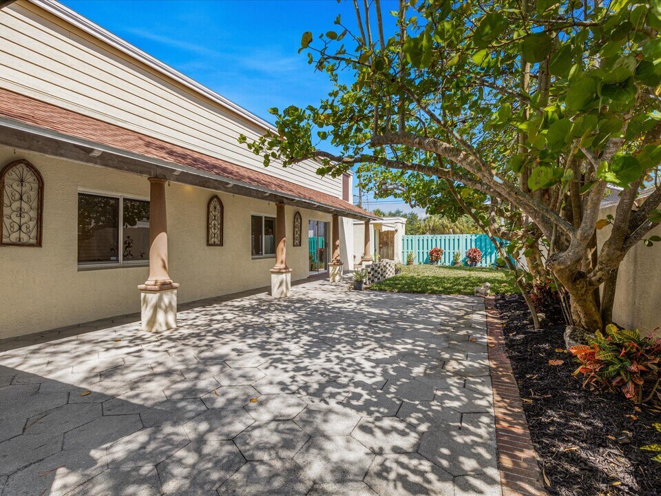 145 18th Ave SE in St. Petersburg, FL - Building Photo