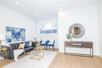 322 Lindsay St in Winnipeg, MB - Building Photo - Building Photo